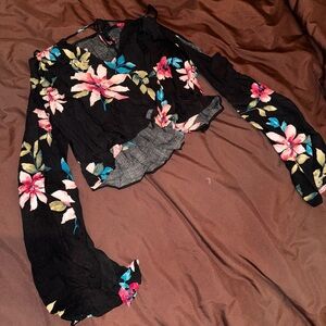 FLORAL FLOWY TOP